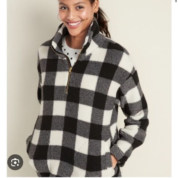 Old Navy Black and White Sweatshirt Buffalo Plaid - Picture 1 of 8